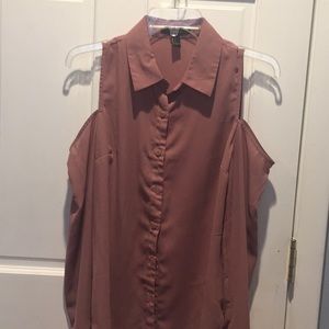 Forever 21 Cold shoulder shirt. (Price Negotiable)
